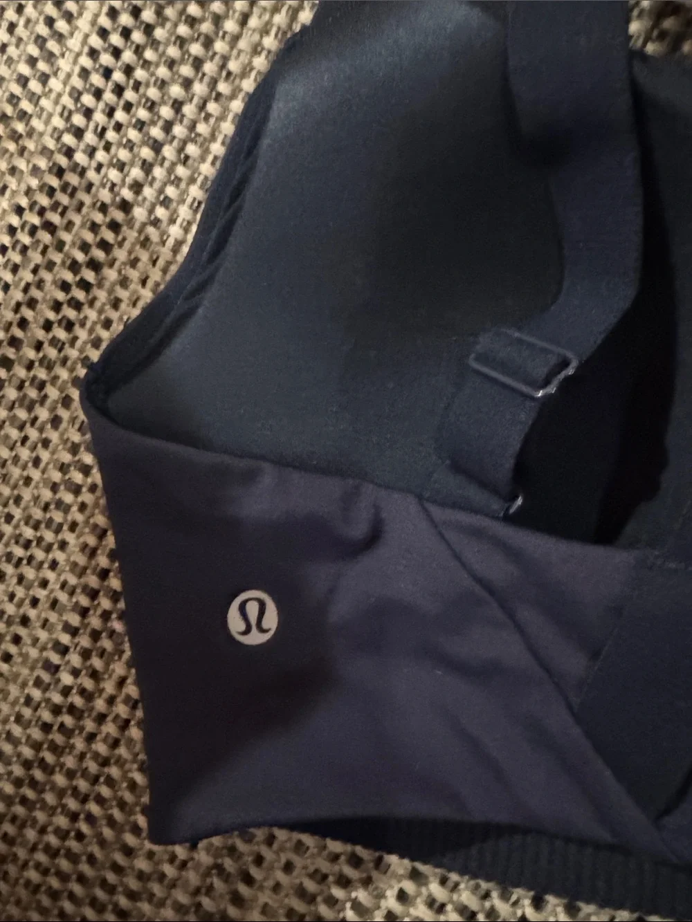 Lululemon NWOT High EnergySports Bra with adjustable straps and built in cups